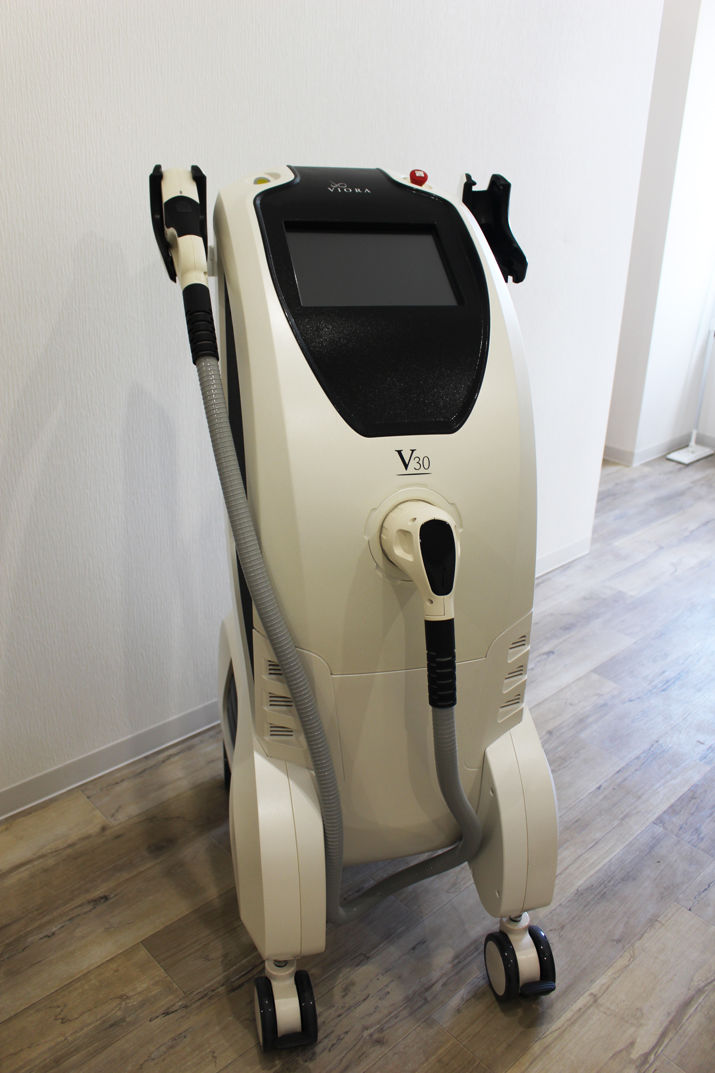 IPL（光治療器）V30（VIORA社製）